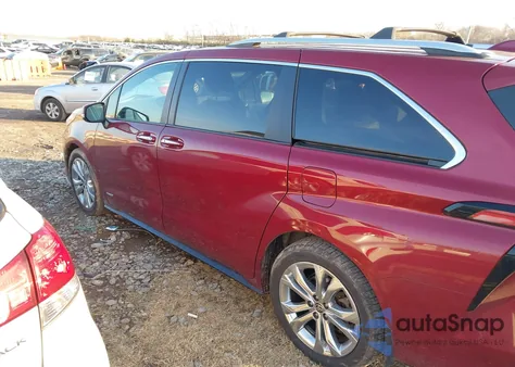 2021 Toyota Sienna Platinum z USA, uszkodzony, nr VIN 5TDERKEC2MS006850